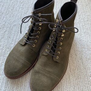 Men’s Shoe the Bear Green Suede Lace-up Boot with Gold Finishes